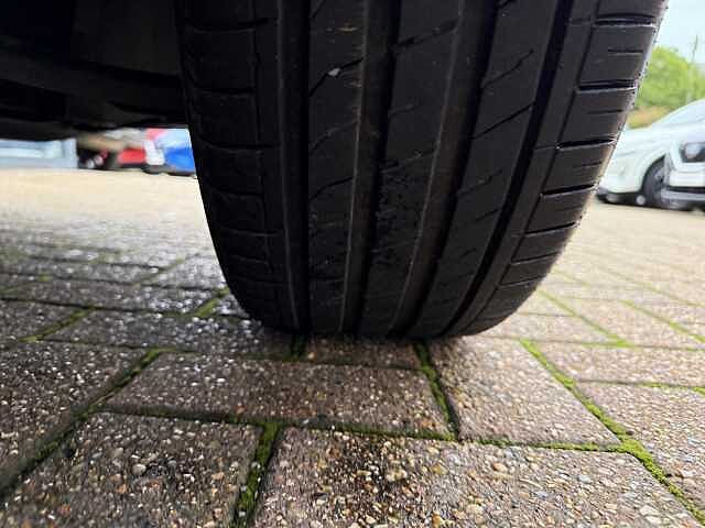 Nissan Juke 1.0 DiG-T 114 Tekna 5dr