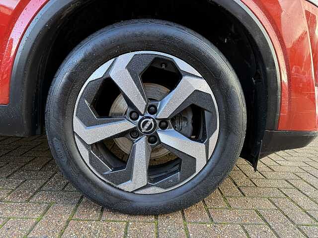 Nissan Qashqai 1.3 DiG-T MH N-Connecta 5dr