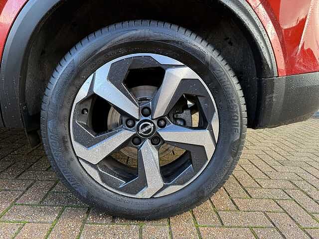 Nissan Qashqai 1.3 DiG-T MH N-Connecta 5dr