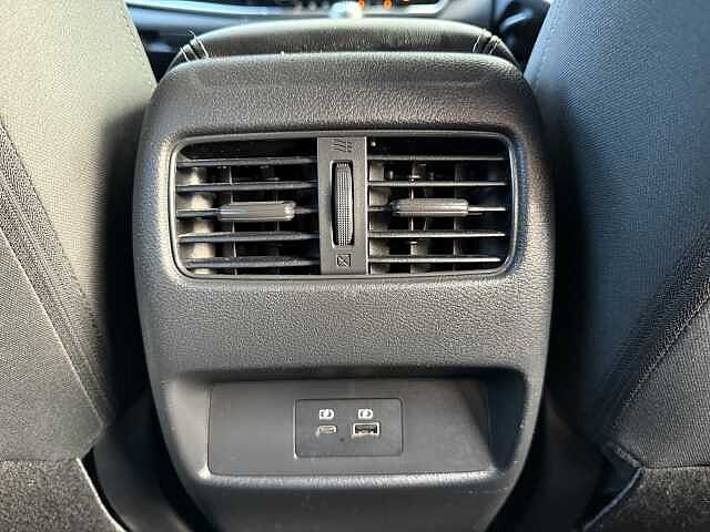 Nissan Qashqai 1.3 DiG-T MH N-Connecta 5dr