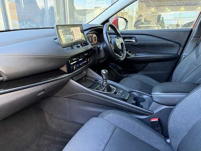 Nissan Qashqai 1.3 DiG-T MH N-Connecta 5dr