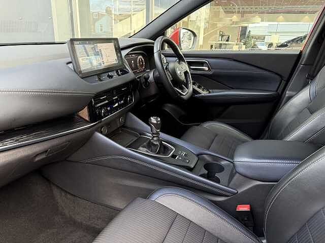 Nissan Qashqai 1.3 DiG-T MH Tekna 5dr