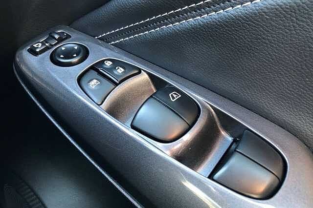 Nissan Juke 1.6 Hybrid Tekna 5dr Auto
