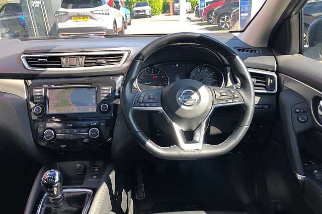 Nissan Qashqai 1.3 DiG-T N-Motion 5dr