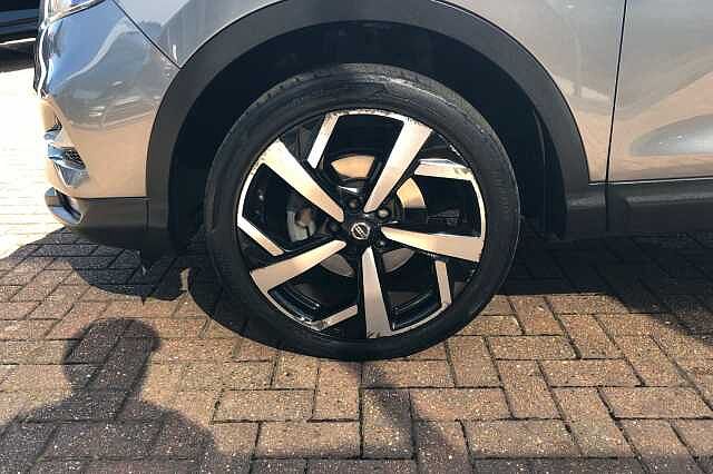 Nissan Qashqai 1.3 DiG-T N-Motion 5dr