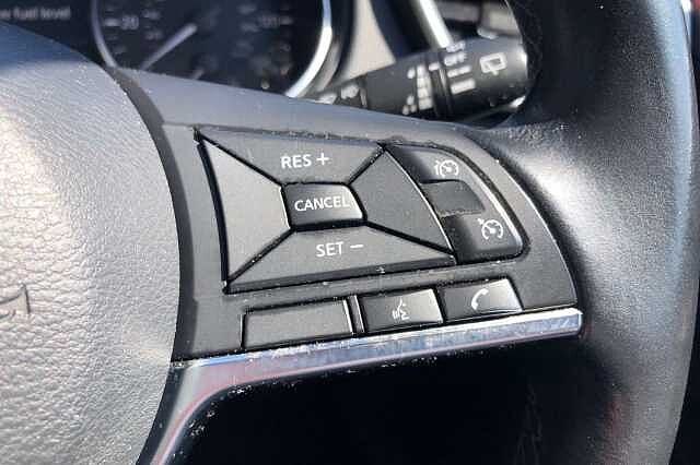 Nissan Qashqai 1.3 DiG-T N-Motion 5dr