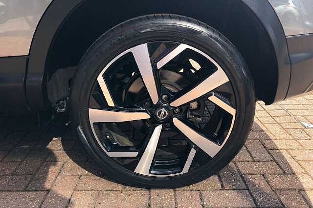 Nissan Qashqai 1.3 DiG-T N-Motion 5dr