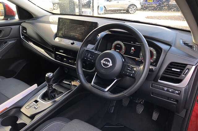 Nissan Qashqai 1.3 DiG-T MH N-Connecta 5dr