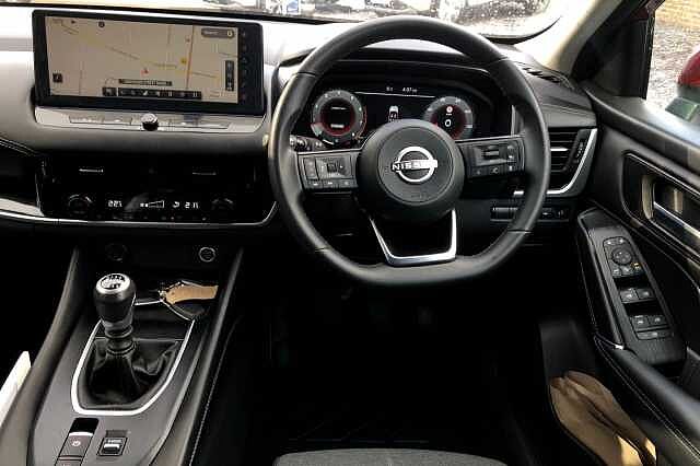 Nissan Qashqai 1.3 DiG-T MH N-Connecta 5dr