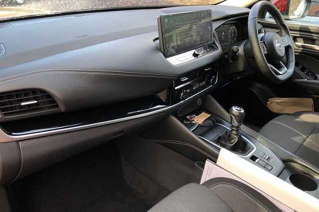 Nissan Qashqai 1.3 DiG-T MH N-Connecta 5dr
