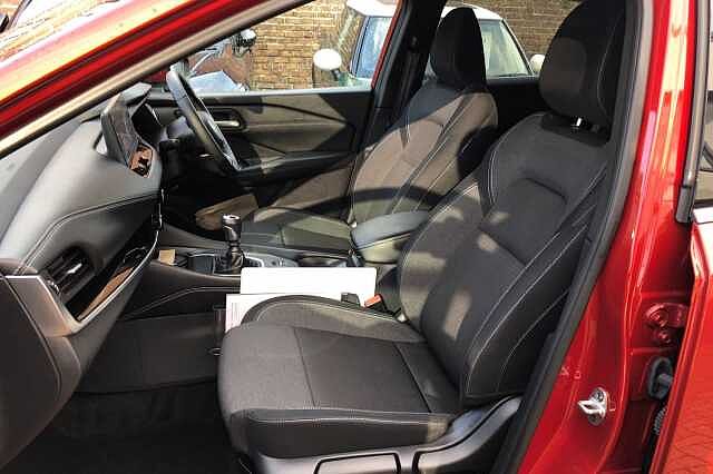 Nissan Qashqai 1.3 DiG-T MH N-Connecta 5dr