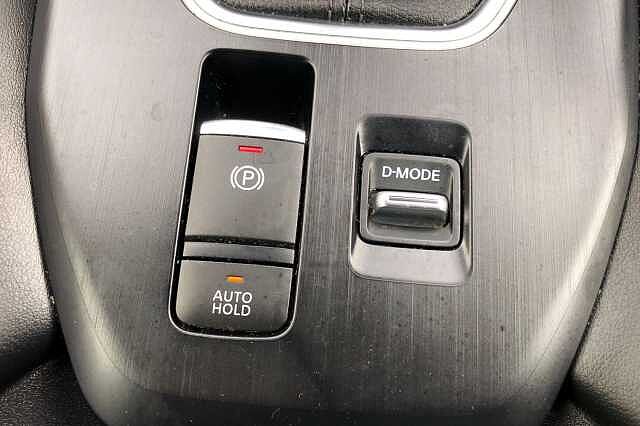Nissan Qashqai 1.3 DiG-T MH N-Connecta 5dr