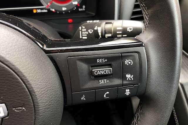 Nissan Qashqai 1.3 DiG-T MH N-Connecta 5dr