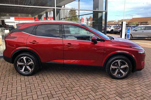 Nissan Qashqai 1.3 DiG-T MH N-Connecta 5dr