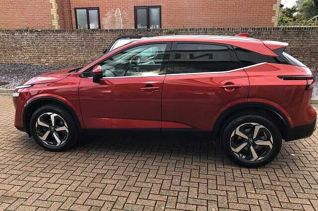 Nissan Qashqai 1.3 DiG-T MH N-Connecta 5dr