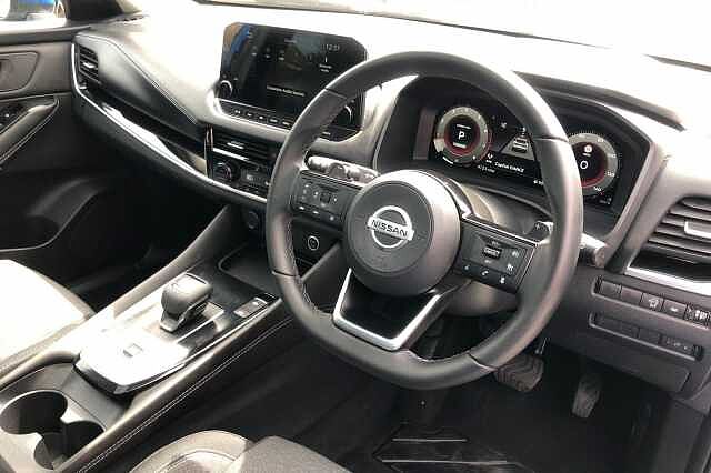 Nissan Qashqai 1.3 DiG-T MH 158 N-Connecta 5dr Xtronic