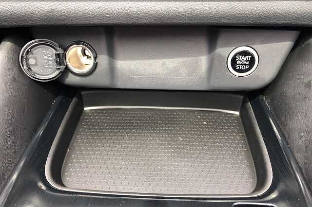 Nissan Qashqai 1.3 DiG-T MH 158 N-Connecta 5dr Xtronic