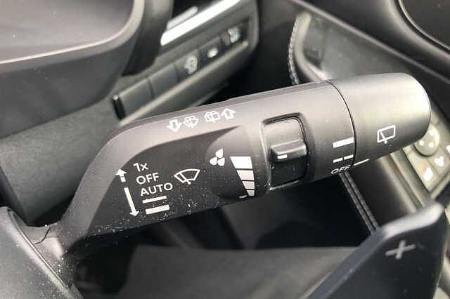 Nissan Qashqai 1.3 DiG-T MH 158 N-Connecta 5dr Xtronic