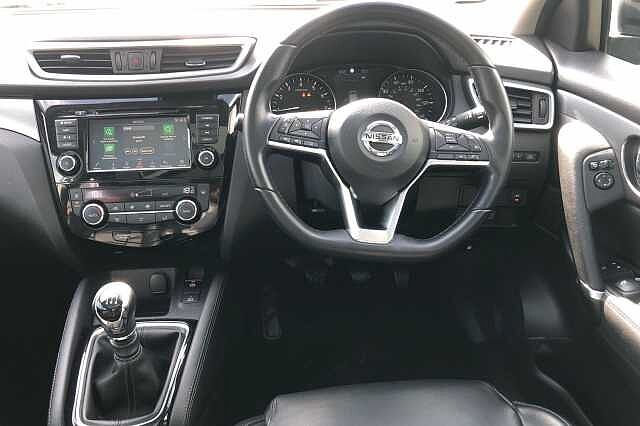 Nissan Qashqai 1.3 DiG-T N-Motion 5dr