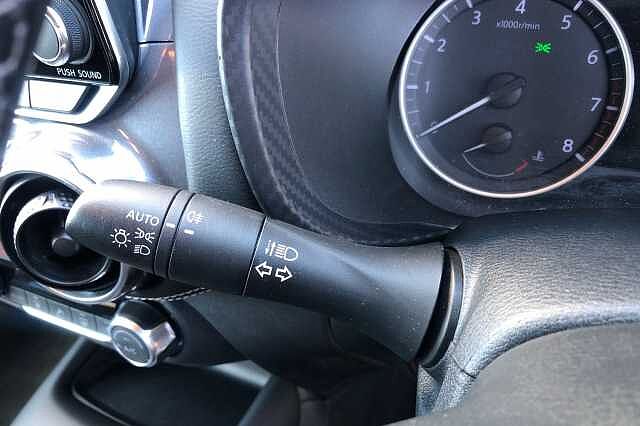 Nissan Juke 1.0 DiG-T 114 N-Connecta 5dr