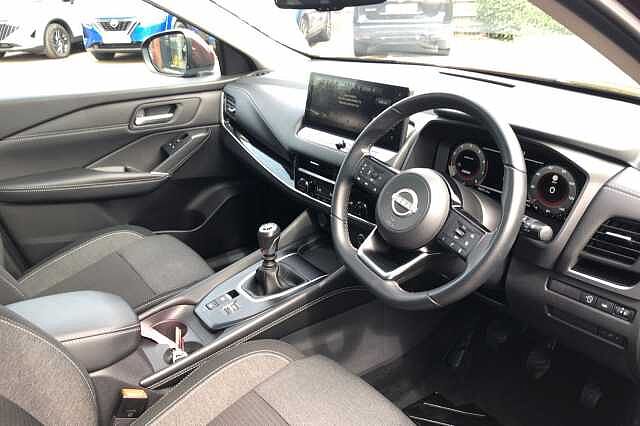 Nissan Qashqai 1.3 DiG-T MH N-Connecta 5dr