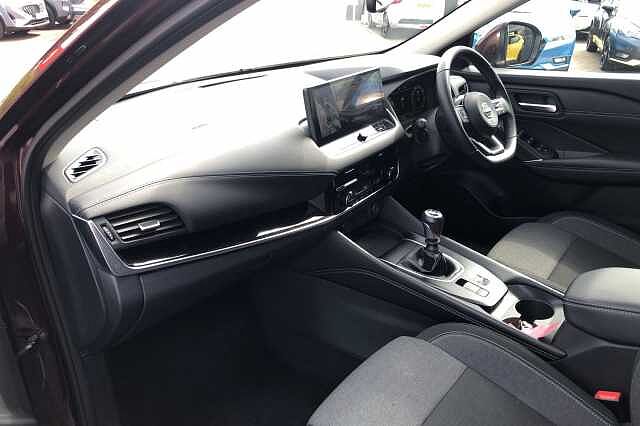 Nissan Qashqai 1.3 DiG-T MH N-Connecta 5dr
