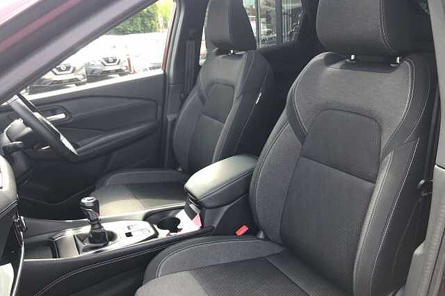 Nissan Qashqai 1.3 DiG-T MH N-Connecta 5dr