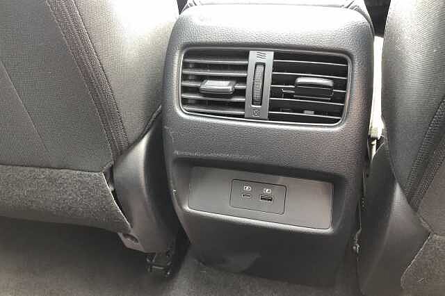 Nissan Qashqai 1.3 DiG-T MH N-Connecta 5dr