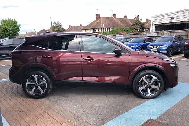 Nissan Qashqai 1.3 DiG-T MH N-Connecta 5dr