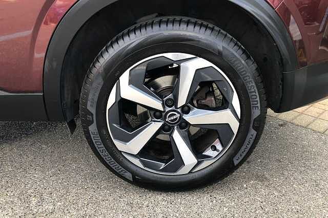 Nissan Qashqai 1.3 DiG-T MH N-Connecta 5dr