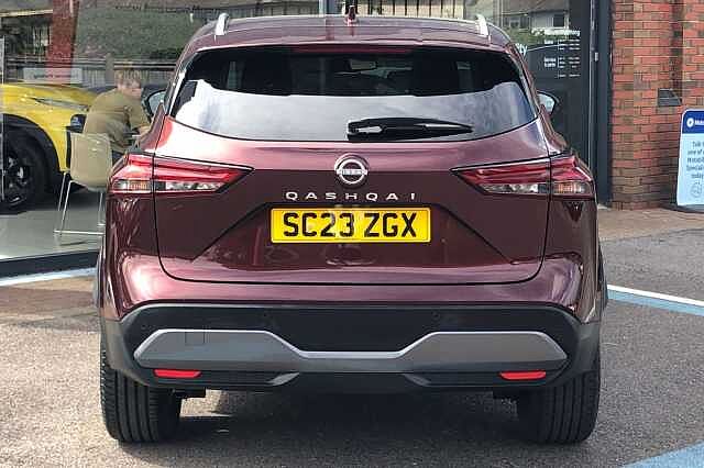 Nissan Qashqai 1.3 DiG-T MH N-Connecta 5dr