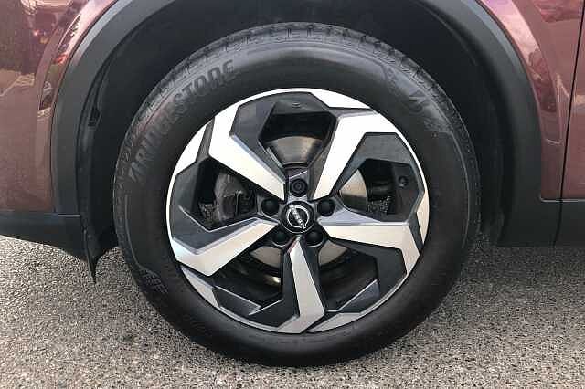 Nissan Qashqai 1.3 DiG-T MH N-Connecta 5dr