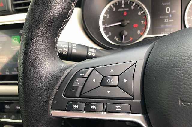 Nissan Micra 1.0 IG-T 92 Tekna 5dr